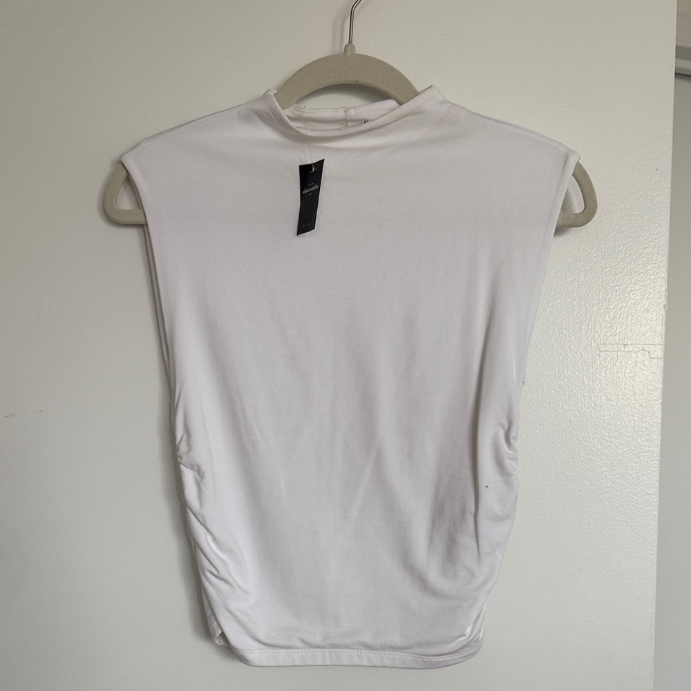 NWT White Abercrombie ruched mock neck tank size small
